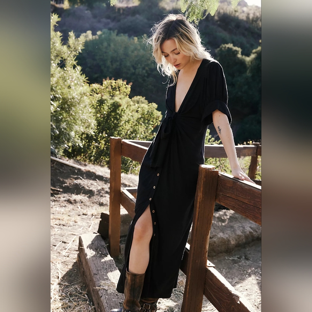 Elegant Black Maxi Dress